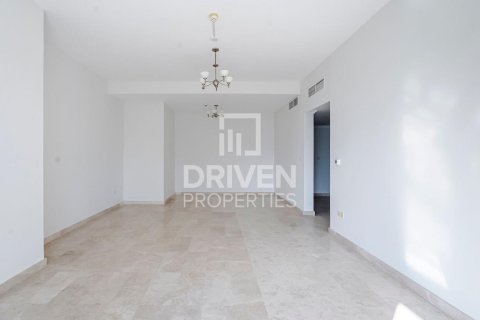 Apartamento en KG Tower, Dubai Marina, Dubai, 3 dormitorios, 257.53 m², № 135372
