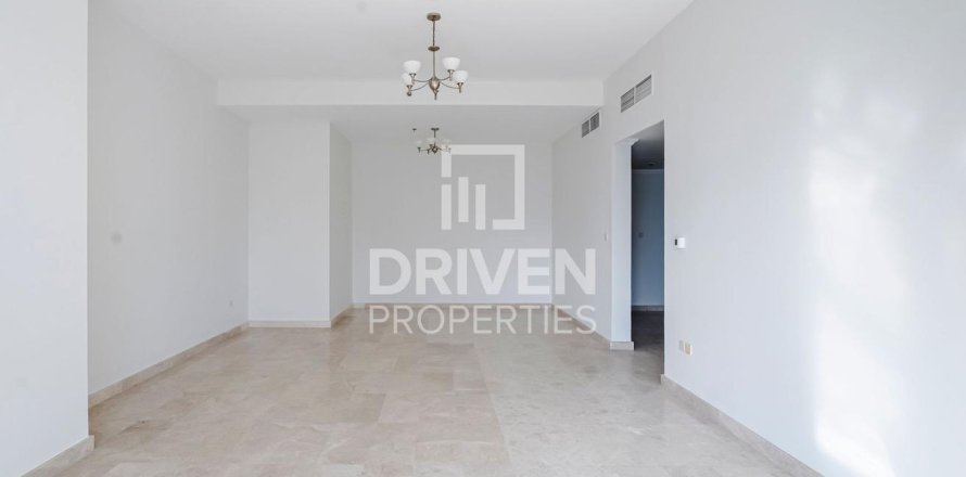Apartamento en KG Tower, Dubai Marina, Dubai, 3 dormitorios, 257.53 m², № 135372