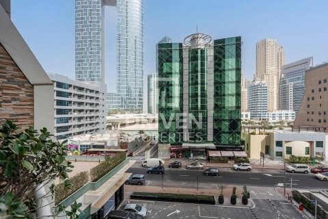 Apartamento en KG Tower, Dubai Marina, Dubai, 3 dormitorios, 251.12 m², № 135373