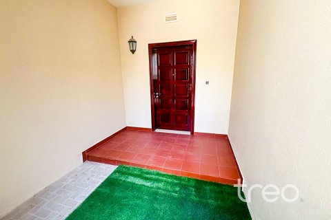 Снять в аренду виллу в Арабиан Ранчес, Дубай: 3 спальни, 228.26м², № 120244 - фото 22