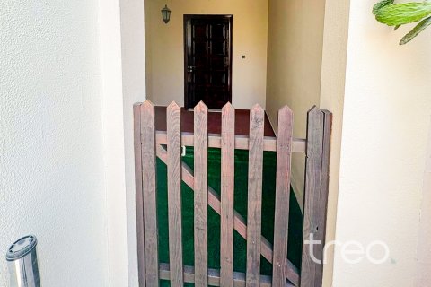 Снять в аренду виллу в Арабиан Ранчес, Дубай: 3 спальни, 228.26м², № 120244 - фото 21