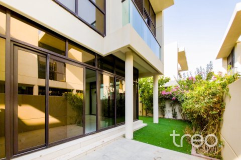 Снять в аренду таунхаус в DAMAC Hills (Akoya by DAMAC), Дубай: 3 спальни, 37.63м², № 120248 - фото 19