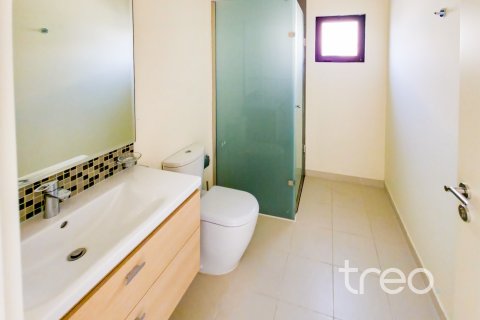 Снять в аренду таунхаус в DAMAC Hills (Akoya by DAMAC), Дубай: 3 спальни, 37.63м², № 120248 - фото 4