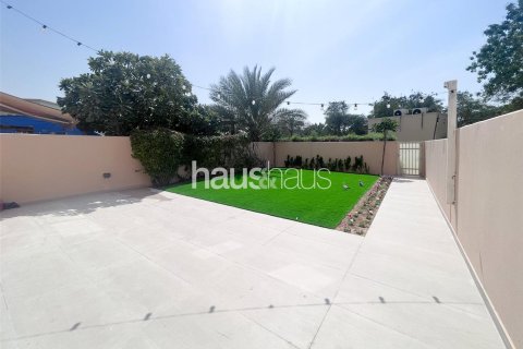 Villa in The Springs, Dubai 3 bedrooms, 255 sq.m. № 44702 - photo 11