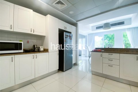 Villa in Maeen, The Lakes, Dubai 3 bedrooms, 234 sq.m. № 44701 - photo 6