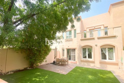 Villa in Maeen, The Lakes, Dubai 3 bedrooms, 234 sq.m. № 44701 - photo 1