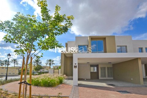 Villa in Arabian Ranches 2, Dubai 4 bedrooms, 246 sq.m. № 44700 - photo 20