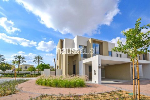 Villa in Arabian Ranches 2, Dubai 4 bedrooms, 246 sq.m. № 44700 - photo 21