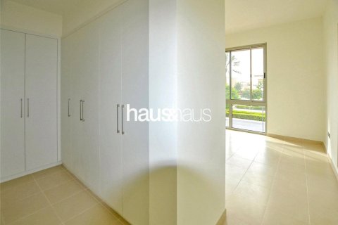 Villa in Arabian Ranches 2, Dubai 4 bedrooms, 246 sq.m. № 44700 - photo 9