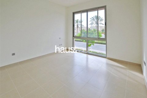 Villa in Arabian Ranches 2, Dubai 4 bedrooms, 246 sq.m. № 44700 - photo 10