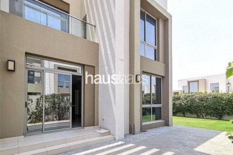 Villa in Arabian Ranches 2, Dubai 4 bedrooms, 246 sq.m. № 44700 - photo 22