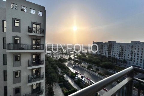 Apartamento en Town Square, Dubai, 3 dormitorios, 130 m², № 46093 - foto 1