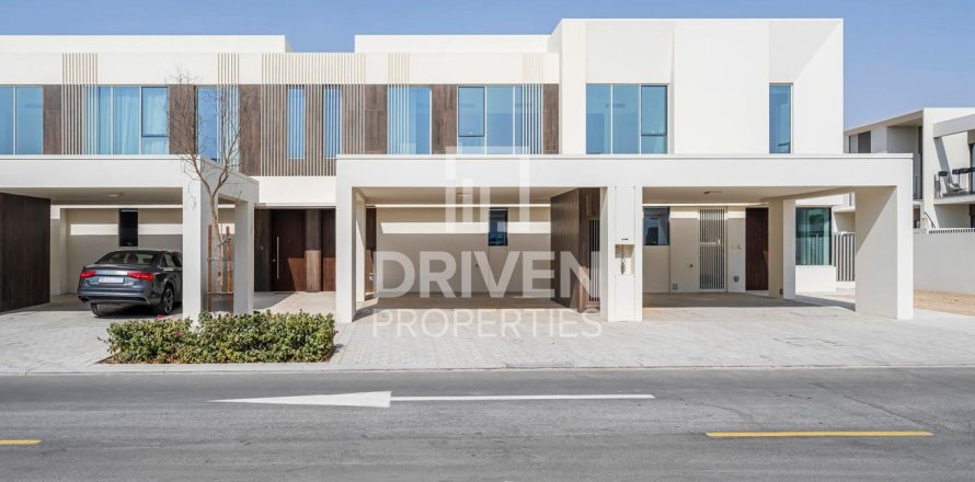 Townhouse in The Valley, Dubai 3 bedrooms, 174.01 sq.m. № 136771