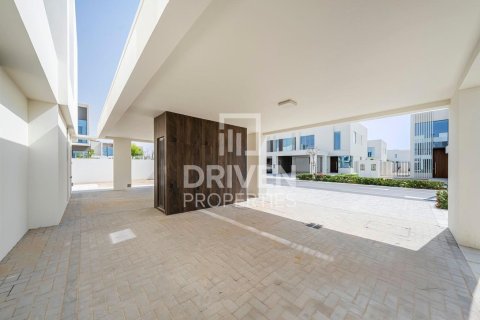 Townhouse in The Valley, Dubai 3 bedrooms, 174.01 sq.m. № 136771 - photo 12