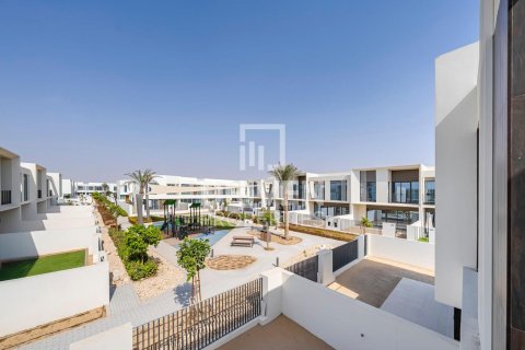 Townhouse in The Valley, Dubai 3 bedrooms, 174.01 sq.m. № 136771 - photo 2