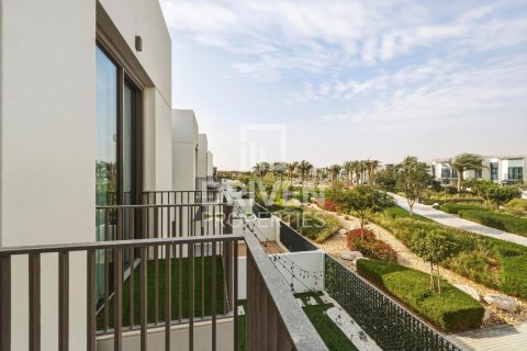 Townhouse in The Valley, Dubai 3 bedrooms, 174.01 sq.m. № 136772 - photo 24
