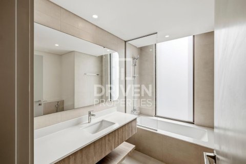Townhouse in The Valley, Dubai 3 bedrooms, 174.01 sq.m. № 136772 - photo 15
