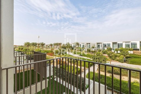 Townhouse in The Valley, Dubai 3 bedrooms, 174.01 sq.m. № 136772 - photo 22