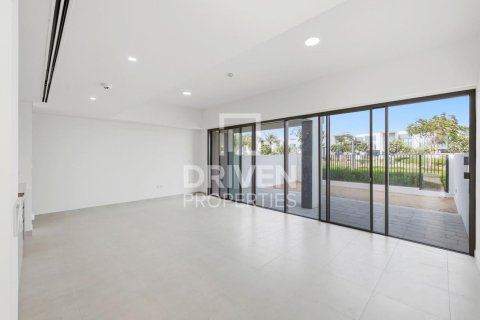 Townhouse in The Valley, Dubai 3 bedrooms, 174.01 sq.m. № 136772 - photo 2