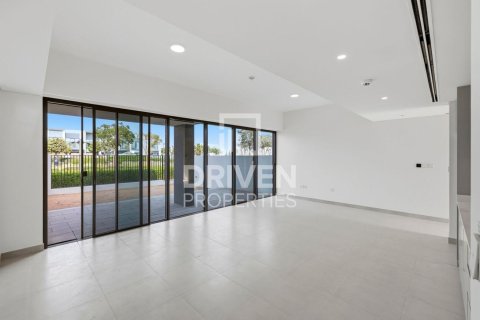 Townhouse in The Valley, Dubai 3 bedrooms, 174.01 sq.m. № 136772 - photo 3