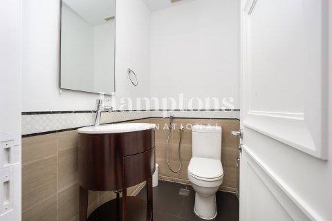 Apartamento en Burj Khalifa, Dubai, 1 dormitorio, 76.73973606 m², № 63772 - foto 9