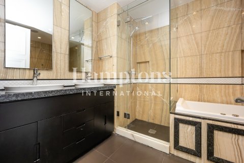 Apartamento en Burj Khalifa, Dubai, 1 dormitorio, 76.73973606 m², № 63772 - foto 4