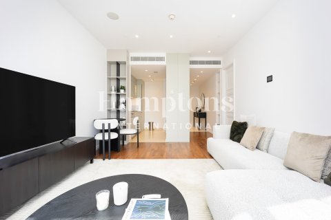 Apartamento en Burj Khalifa, Dubai, 1 dormitorio, 76.73973606 m², № 63772 - foto 7