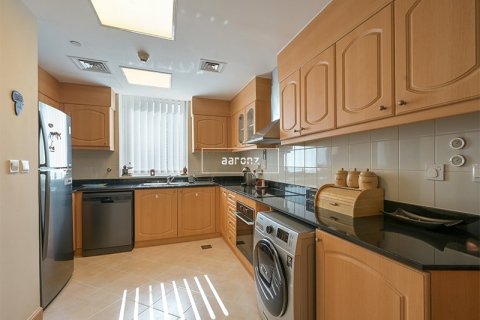 Apartment in Dubai Marina, Dubai 2 bedrooms, 152.4 sq.m. № 52519 - photo 14
