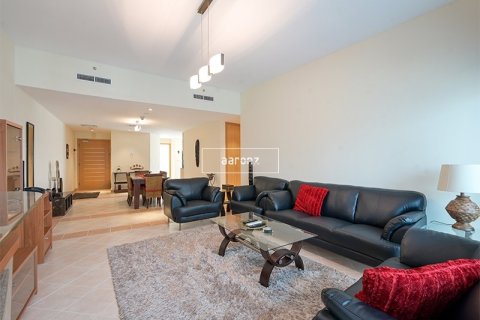 Apartment in Dubai Marina, Dubai 2 bedrooms, 152.4 sq.m. № 52519 - photo 3