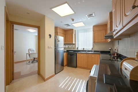 Apartment in Dubai Marina, Dubai 2 bedrooms, 152.4 sq.m. № 52519 - photo 15