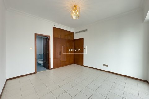 Apartment in Jumeirah Lake Towers, Dubai 2 bedrooms, 148 sq.m. № 52521 - photo 9