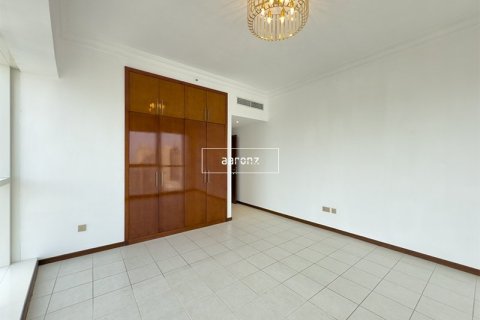 Apartment in Jumeirah Lake Towers, Dubai 2 bedrooms, 148 sq.m. № 52521 - photo 6