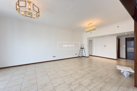 Apartment in Jumeirah Lake Towers, Dubai 2 bedrooms, 148 sq.m. № 52521 - photo 1