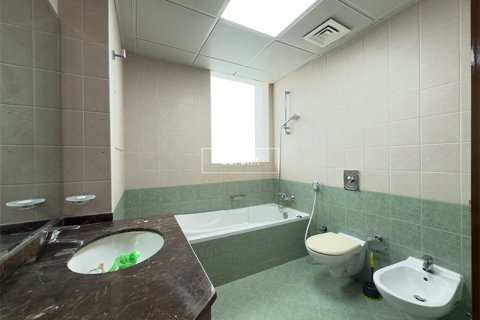 Apartment in Jumeirah Lake Towers, Dubai 2 bedrooms, 148 sq.m. № 52521 - photo 13