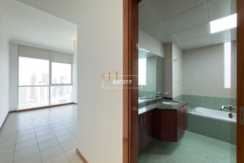 Apartment in Jumeirah Lake Towers, Dubai 2 bedrooms, 148 sq.m. № 52521 - photo 10
