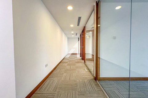 Снять в аренду офис в Sheikh Zayed Road, Дубай: 145м², № 97446 - фото 11