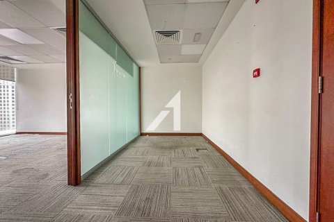 Снять в аренду офис в Sheikh Zayed Road, Дубай: 145м², № 97446 - фото 13