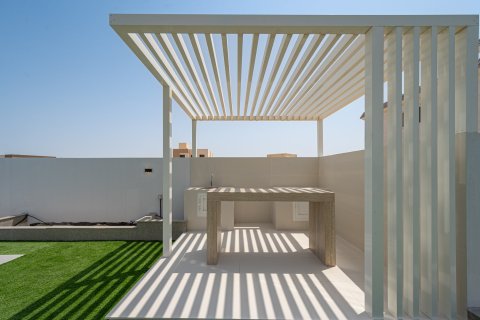 Villa in Dubai Land, Dubai 5 bedrooms, 650.32 sq.m. № 133984 - photo 27