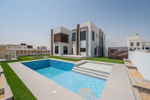 Villa in Dubai Land, Dubai 5 bedrooms, 650.32 sq.m. № 133984 - photo 25