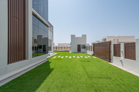 Villa in Dubai Land, Dubai 5 bedrooms, 650.32 sq.m. № 133984 - photo 30