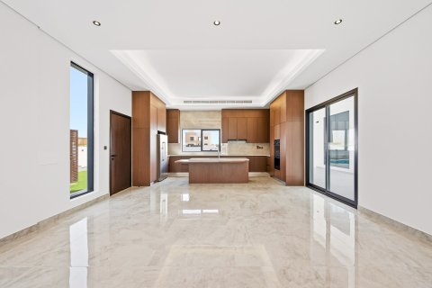 Villa in Dubai Land, Dubai 5 bedrooms, 650.32 sq.m. № 133984 - photo 6