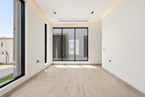 Villa in Dubai Land, Dubai 5 bedrooms, 650.32 sq.m. № 133984 - photo 19