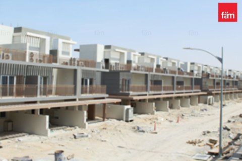 Купить виллу в Дубае: 4 спальни, 113м², № 23424 - фото 13