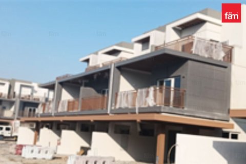 Купить виллу в Дубае: 4 спальни, 113м², № 23424 - фото 18