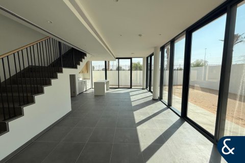 Villa in Arabian Ranches 3, Dubai 4 bedrooms, 302 sq.m. № 76386 - photo 2