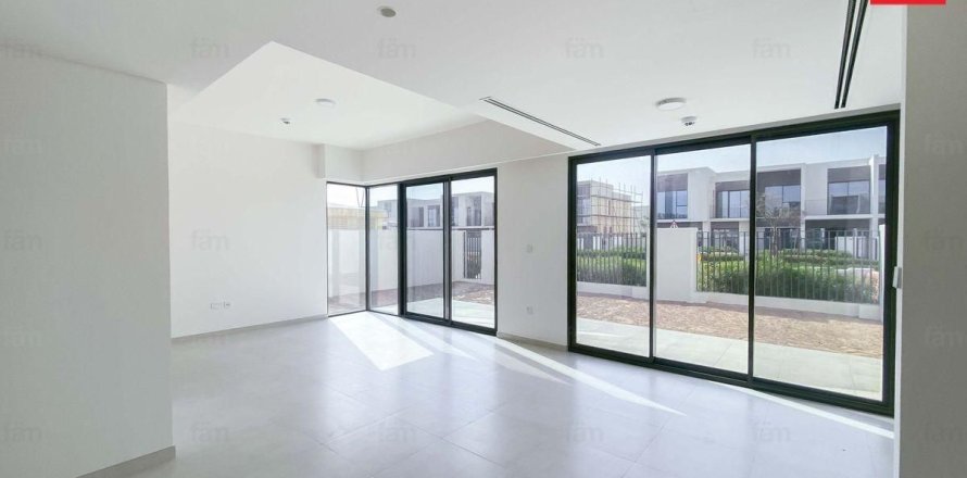 Villa in Dubai 3 bedrooms, 174 sq.m. № 123761