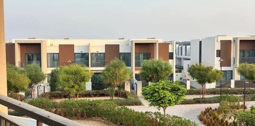 Townhouse in Dubai 4 bedrooms, 237.5 sq.m. № 123760