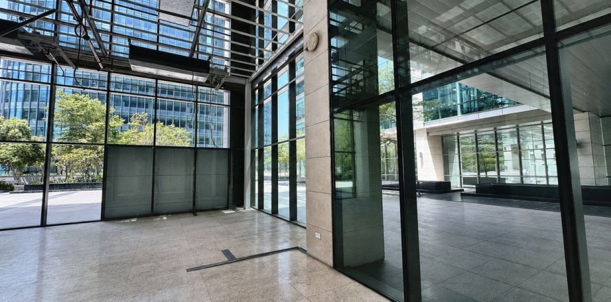 Shop in DIFC, Dubai 137.7 sq.m. № 110094