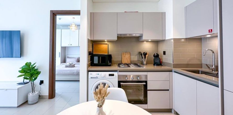 Appartement à Dubai, 2 chambres, 55 m², № 31092