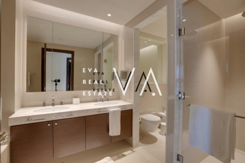 Apartment in Downtown Dubai (Downtown Burj Dubai), Dubai 2 bedrooms, 139.81 sq.m. № 52779 - photo 11